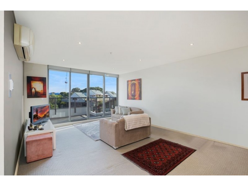 614/3 Como Crescent, Southport QLD 4215