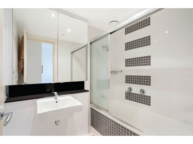 614/3 Como Crescent, Southport QLD 4215