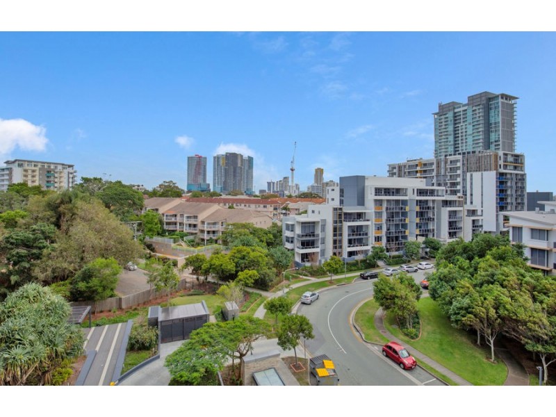 903/2 Aqua Street, Southport QLD 4215
