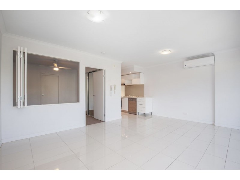 201/33-37 Madang Crescent, Runaway Bay QLD 4216