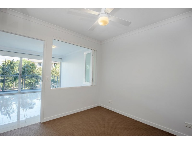 201/33-37 Madang Crescent, Runaway Bay QLD 4216