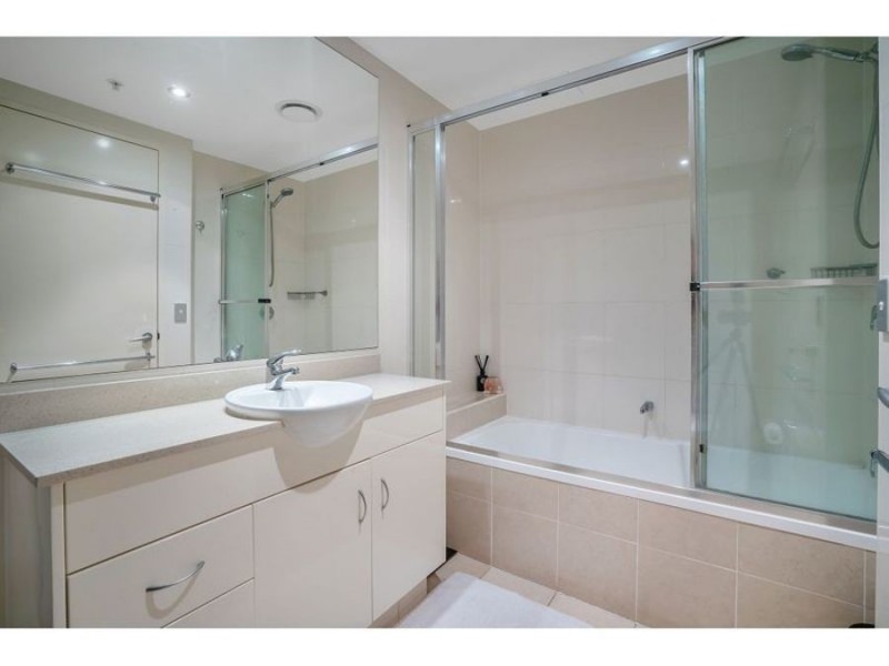 2303/1 Como Crescent, Southport QLD 4215