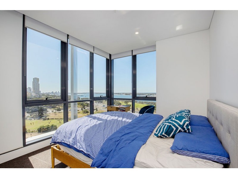 904/2 Como Crescent, Southport QLD 4215