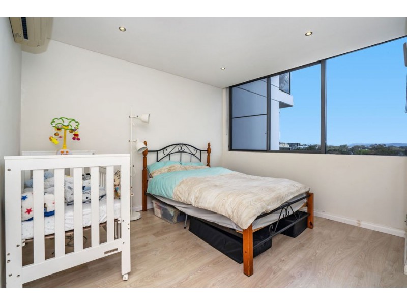 815/3 Como Crescent, Southport QLD 4215