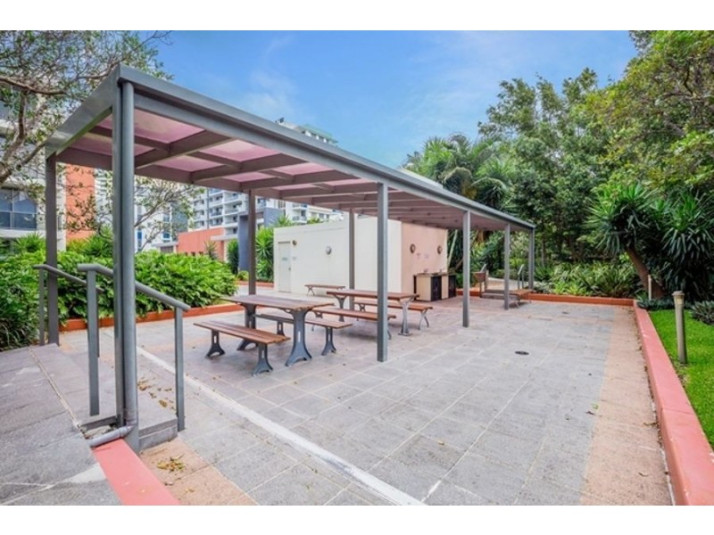 815/3 Como Crescent, Southport QLD 4215