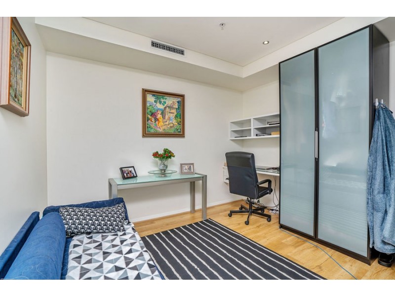 2202/1 Como Crescent, Southport QLD 4215