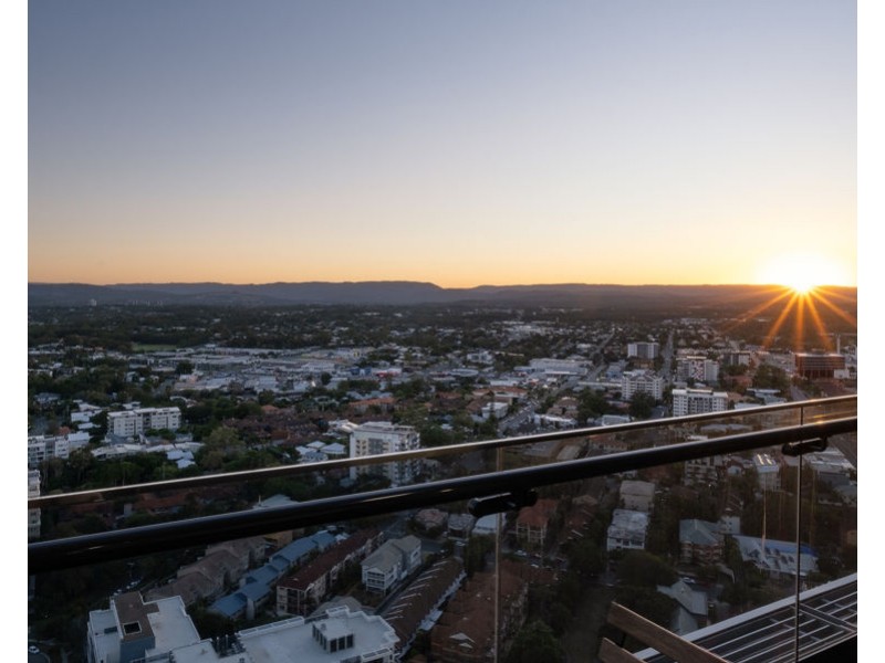 3511/2 Como Crescent, Southport QLD 4215