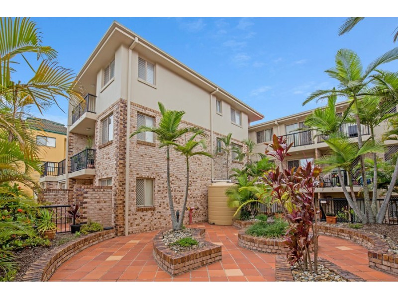 14-16 Spendelove Avenue, Southport QLD 4215