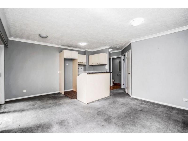 14-16 Spendelove Avenue, Southport QLD 4215