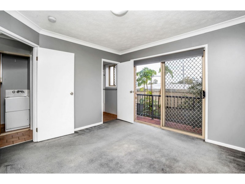 14-16 Spendelove Avenue, Southport QLD 4215