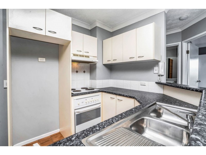 14-16 Spendelove Avenue, Southport QLD 4215