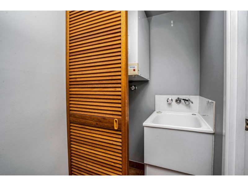 14-16 Spendelove Avenue, Southport QLD 4215