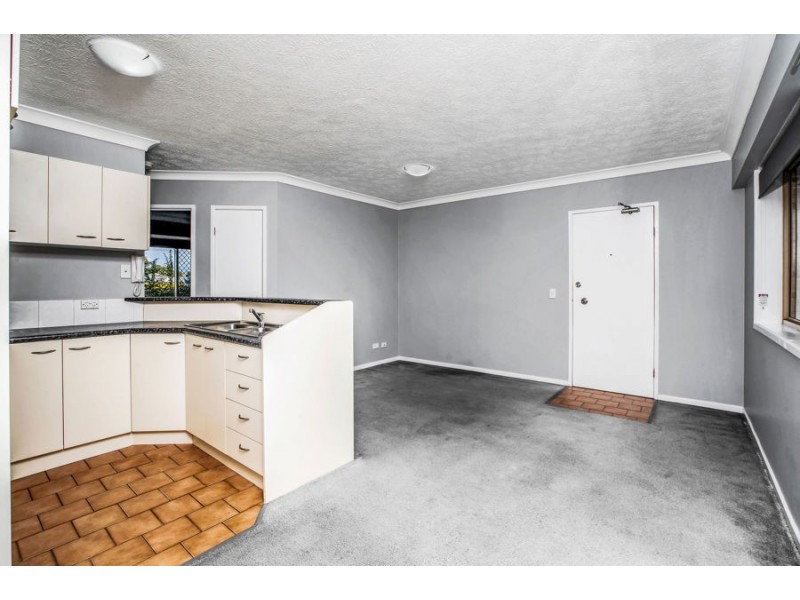 14-16 Spendelove Avenue, Southport QLD 4215