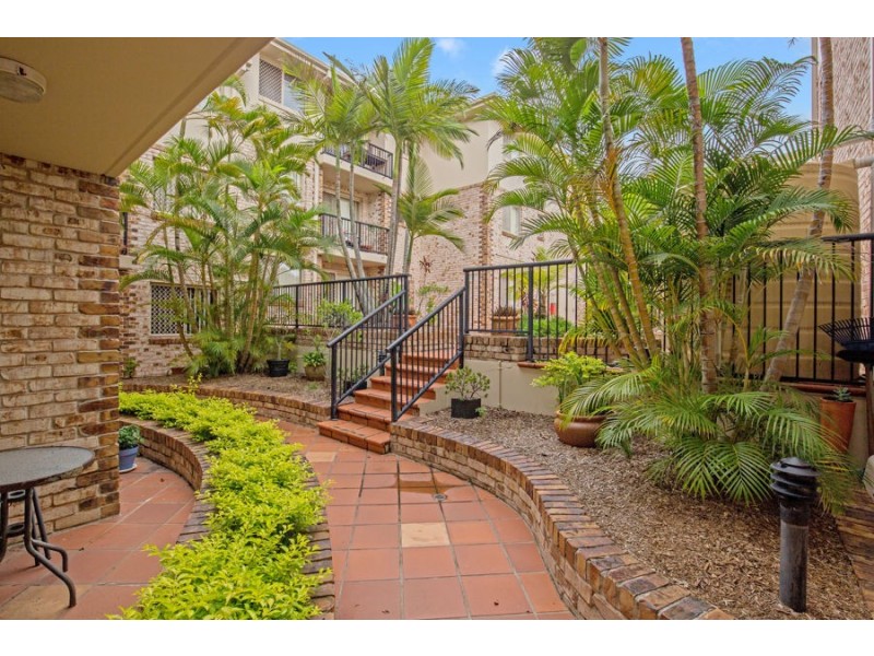 14-16 Spendelove Avenue, Southport QLD 4215