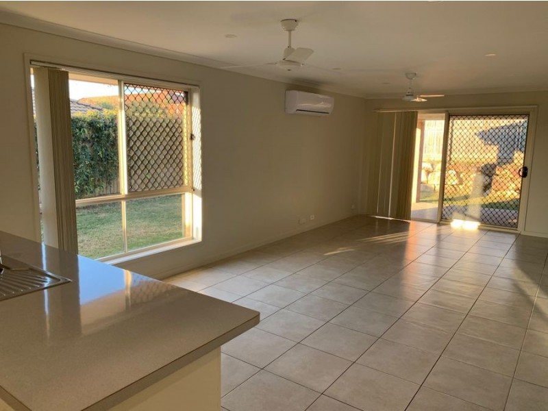 42 Bella Boulevard, Willow Vale QLD 4209