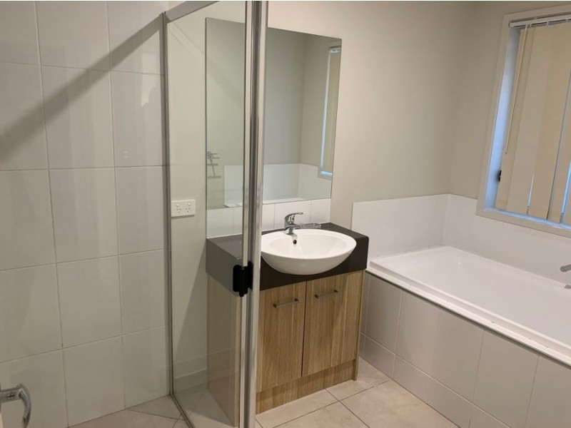 42 Bella Boulevard, Willow Vale QLD 4209