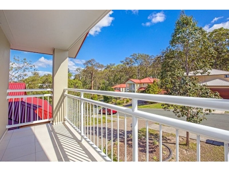 8 Caragh Crescent, Oxenford QLD 4210