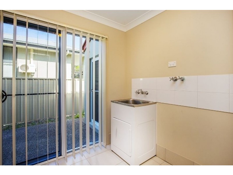 8 Caragh Crescent, Oxenford QLD 4210