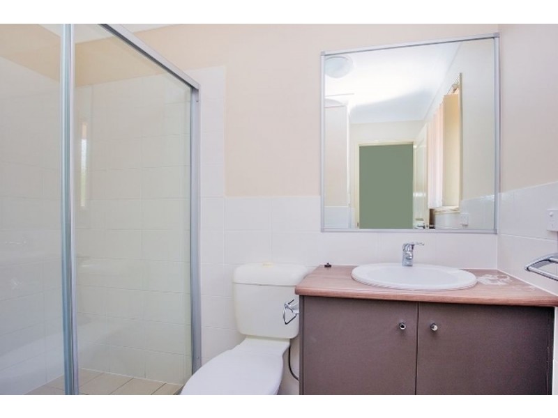 8 Caragh Crescent, Oxenford QLD 4210