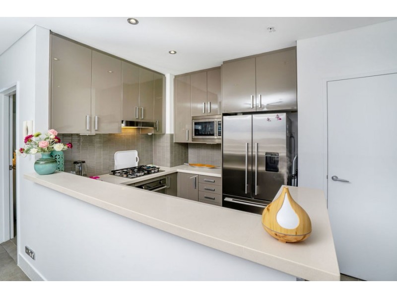 1301/4 Como Crescent, Southport QLD 4215