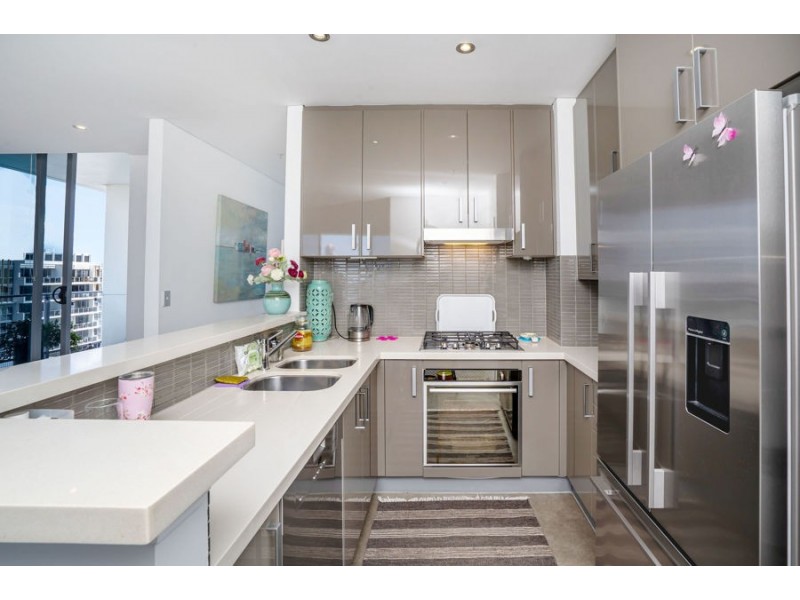 1301/4 Como Crescent, Southport QLD 4215