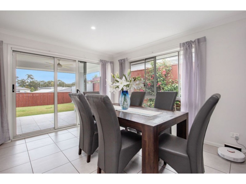 12 Looby Crescent, Pimpama QLD 4209