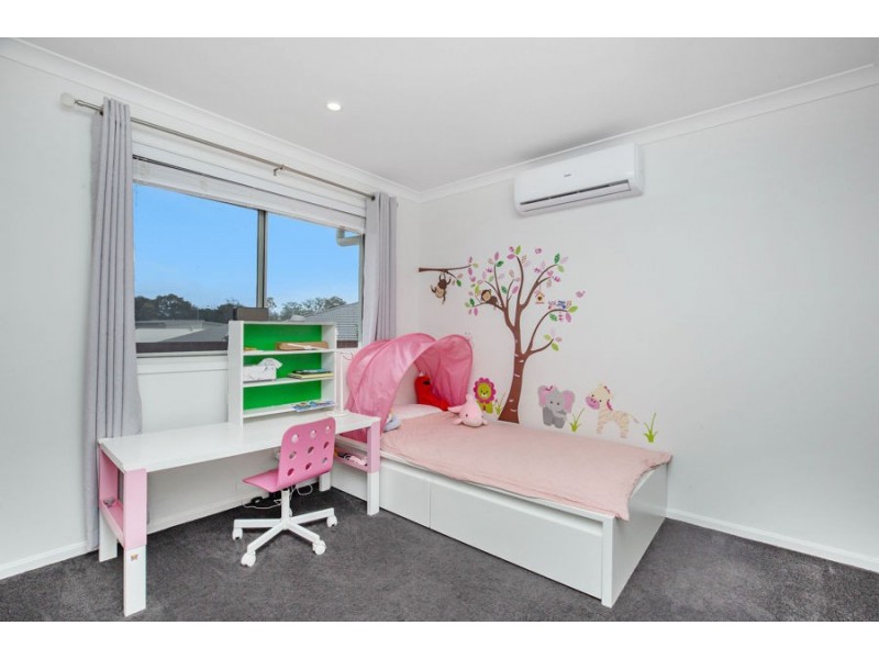 12 Looby Crescent, Pimpama QLD 4209