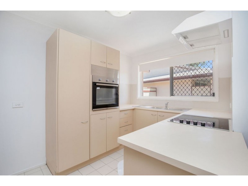 6/128 Benowa Road, Southport QLD 4215