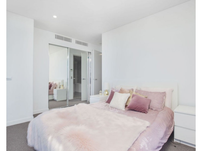 1809/2 Como Crescent, Southport QLD 4215