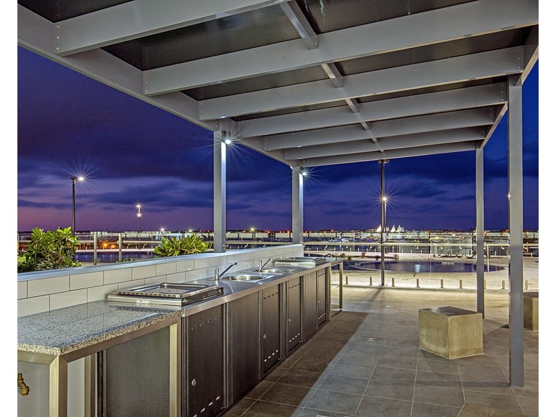 1809/2 Como Crescent, Southport QLD 4215