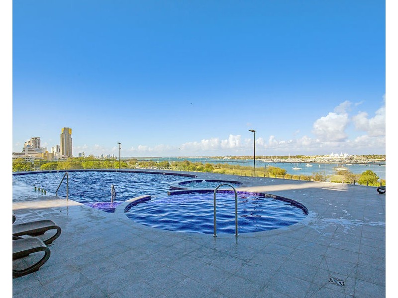 1809/2 Como Crescent, Southport QLD 4215
