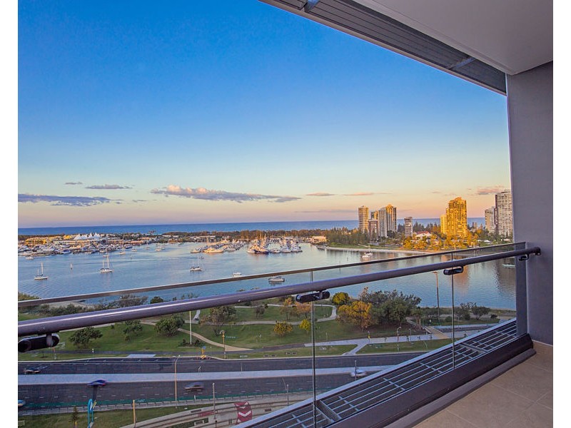 2105/2 Como Crescent, Southport QLD 4215