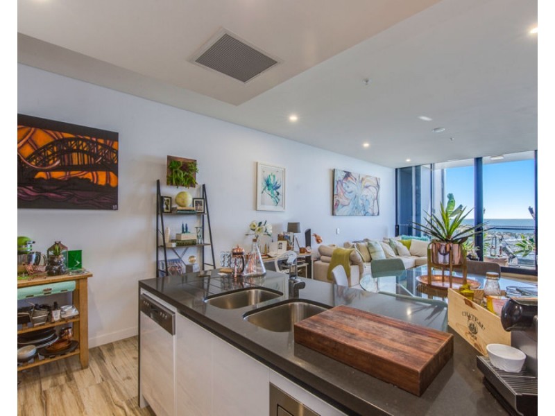 2105/2 Como Crescent, Southport QLD 4215