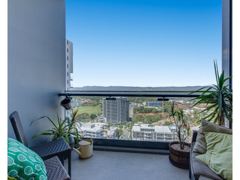 2105/2 Como Crescent, Southport QLD 4215