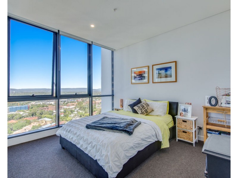 2105/2 Como Crescent, Southport QLD 4215