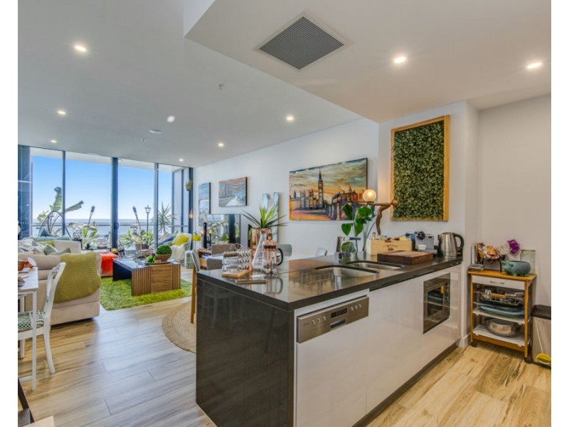 2105/2 Como Crescent, Southport QLD 4215