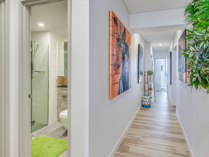 2105/2 Como Crescent, Southport QLD 4215