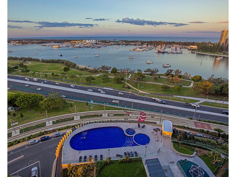 2105/2 Como Crescent, Southport QLD 4215