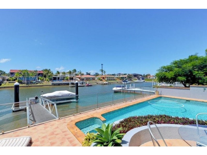 11 Seaspray Street, Paradise Point QLD 4216