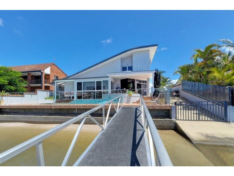 11 Seaspray Street, Paradise Point QLD 4216