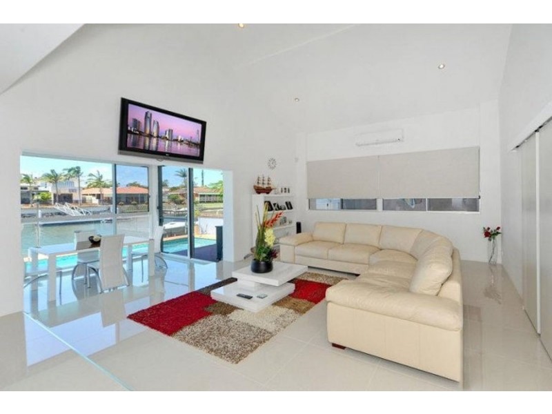 11 Seaspray Street, Paradise Point QLD 4216