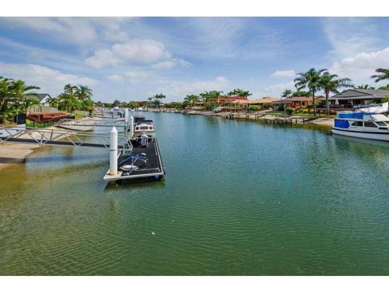 11 Seaspray Street, Paradise Point QLD 4216