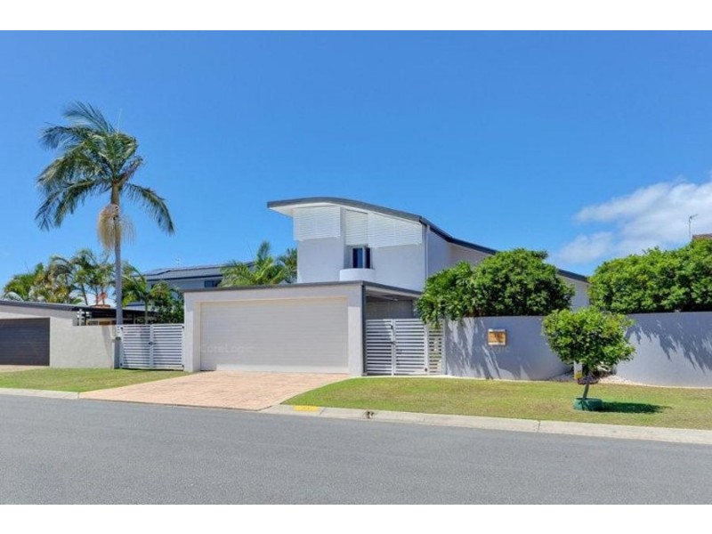 11 Seaspray Street, Paradise Point QLD 4216