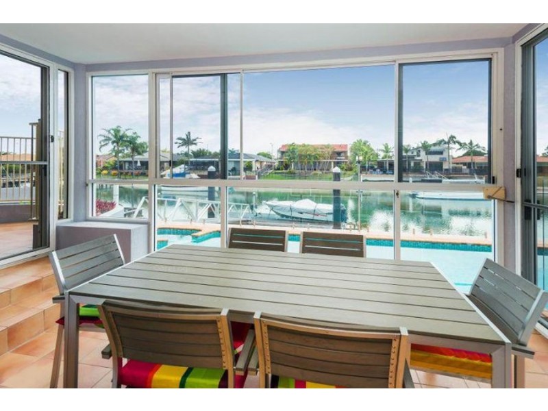 11 Seaspray Street, Paradise Point QLD 4216