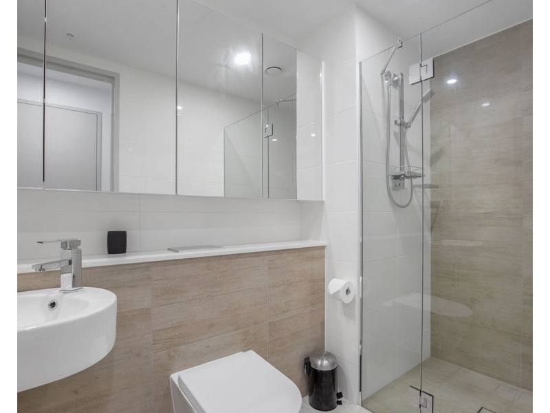 4411/2 Como Crescent, Southport QLD 4215