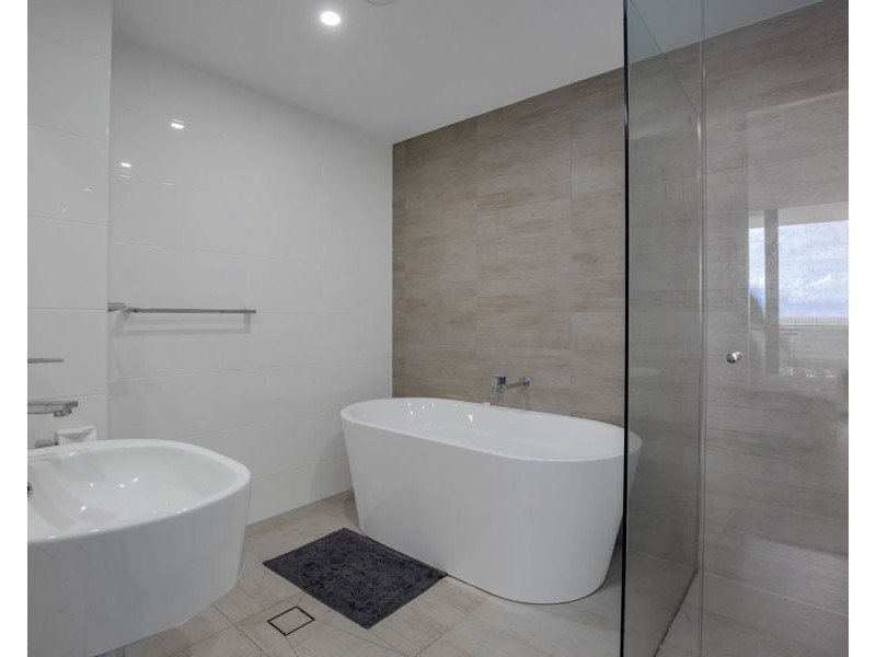 4411/2 Como Crescent, Southport QLD 4215