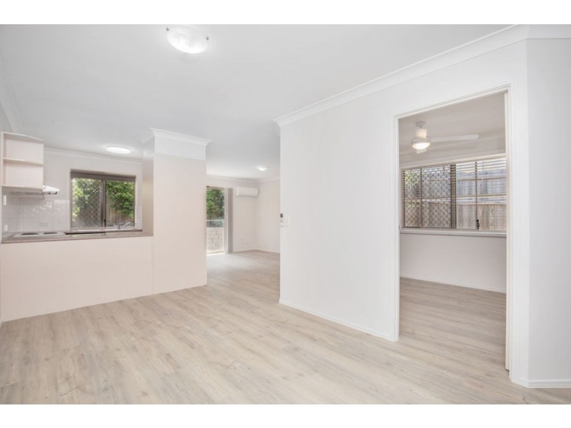 2/9 Maltman Avenue, Southport QLD 4215