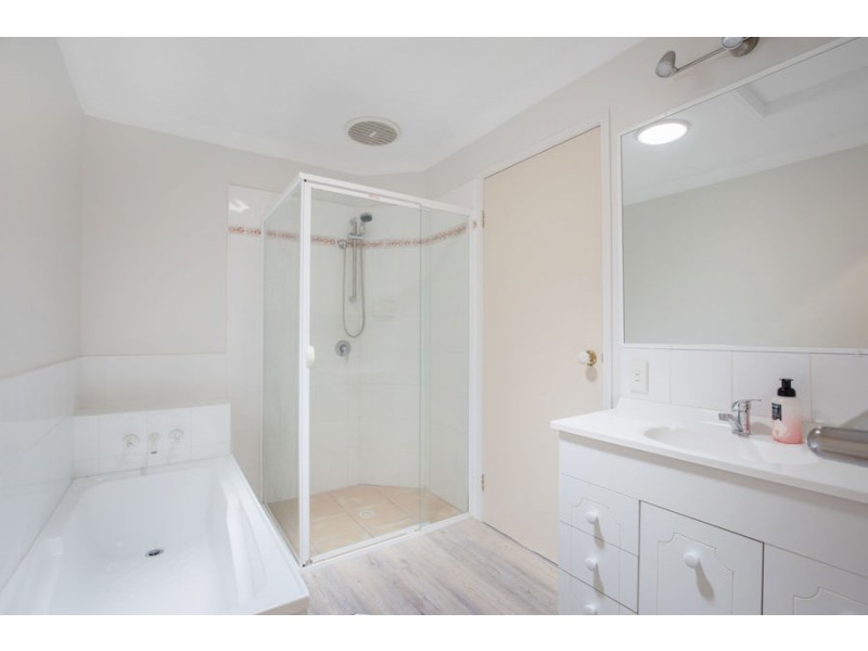 2/9 Maltman Avenue, Southport QLD 4215