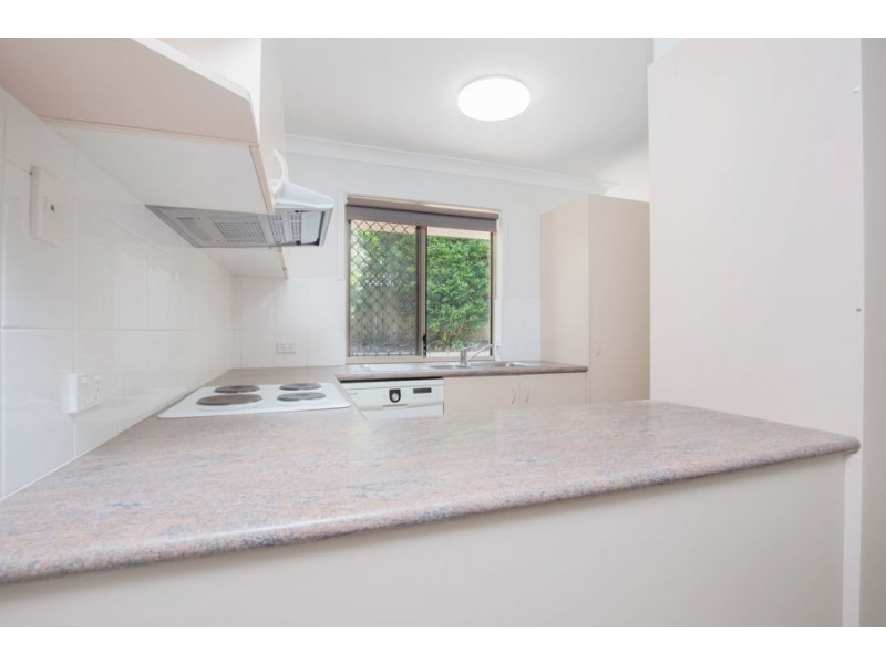 2/9 Maltman Avenue, Southport QLD 4215