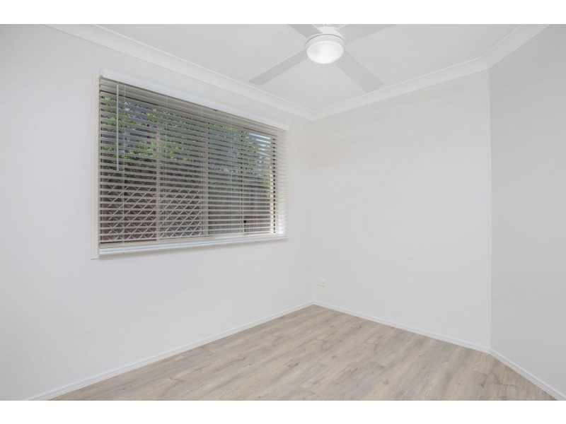 2/9 Maltman Avenue, Southport QLD 4215